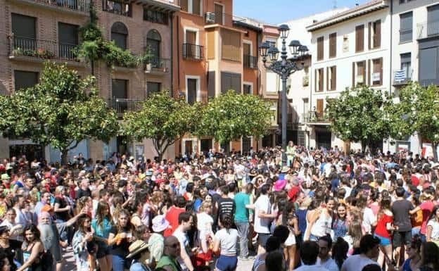 villagers dancing las vueltas in Najera on the Camino